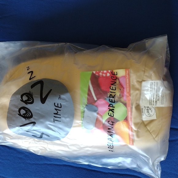 Pillow - Picture 3 of 3